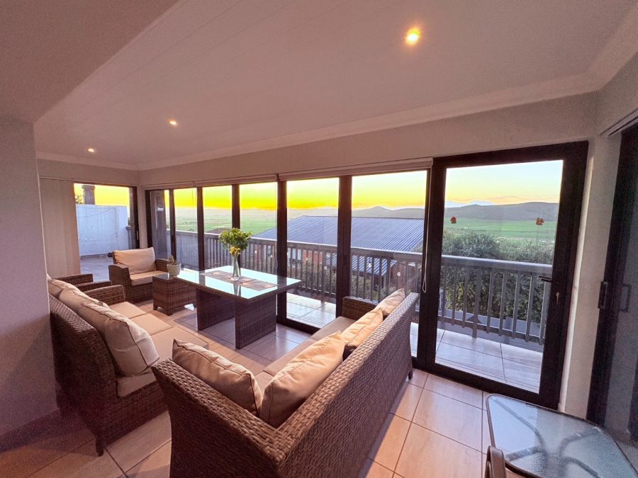 5 Bedroom Property for Sale in Reebok Western Cape